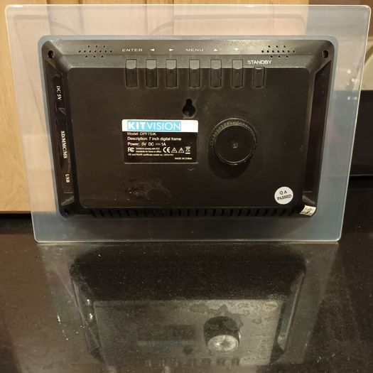 Digital picture frame