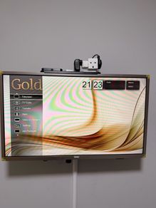 Philips LCD TV 32 Inch - Excellent Condition with Remote