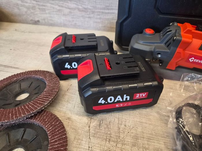 18V 125mm Angle Grinder + 2 Batteries + Accessories