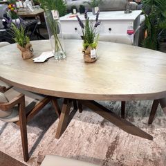200cm Oval Scandinavian Oak dining table, Like New