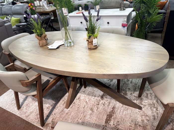 Oval Scandinavian Oak dining table, Like New