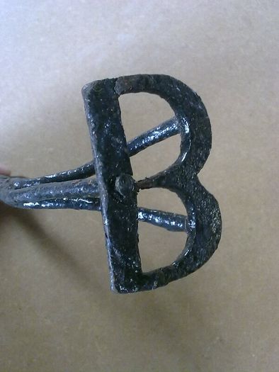 Very small blacksmith made "B" branding iron