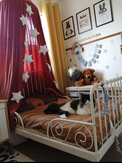 children's bed with mattress