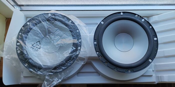 Infinity subwoofer + speakers front and rear