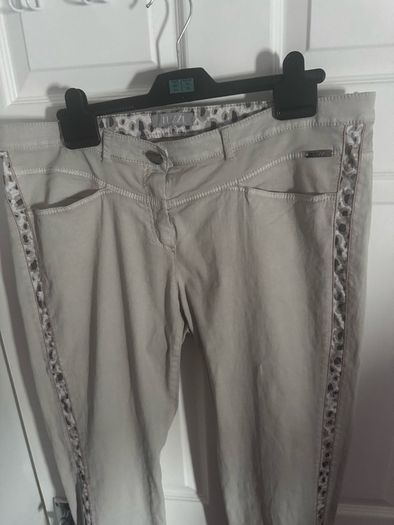 Tuzzi lovely stretchy pants size UK16 EU44 Postage included