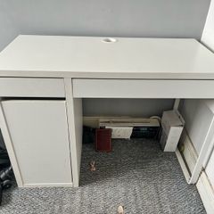 IKEA Micke Office Desk