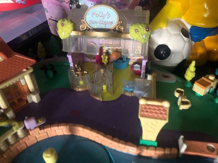 Price drop!! Polly Pocket Village Boutique House Park Playground Lake Bluebird Toys UK 1996