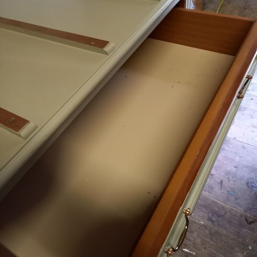 Lowboy chest of drawers