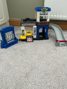 VTech Toot-Toot Drivers Police Station Playset Track & Jail Cell