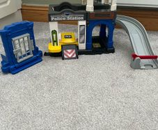 VTech Toot-Toot Drivers Police Station Playset Track & Jail Cell