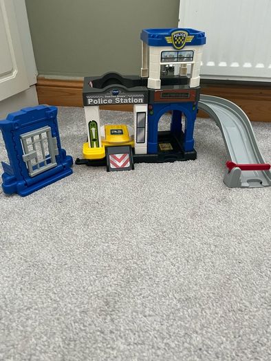 VTech Toot-Toot Drivers Police Station Playset Track & Jail Cell