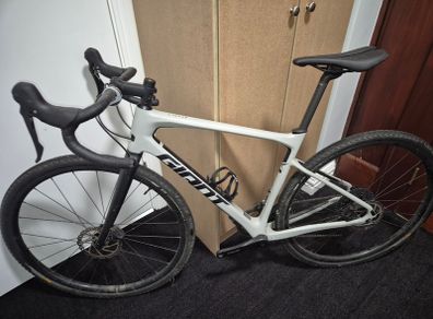 Giant Revolt Gravel Bike