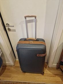 MEDIUM Plastic suitcase IT