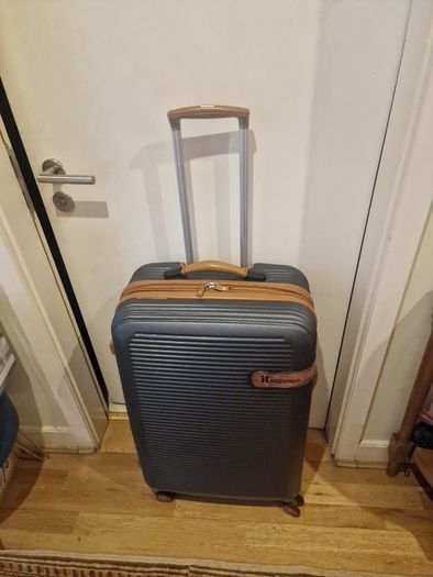 MEDIUM Plastic suitcase IT