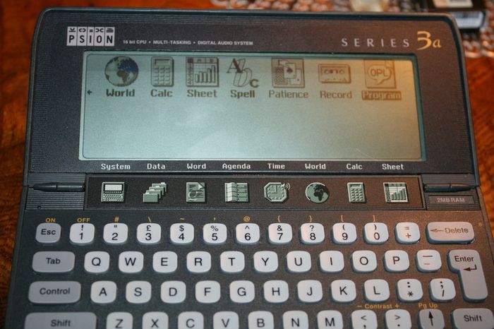 PSION series 3a working mini micro computer 1993 RARE vintage computer