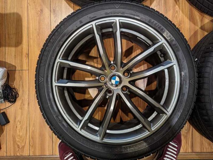 Genuine BMW G30 662M 18 inch alloys and tyres