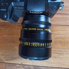 Lens Zhongyi