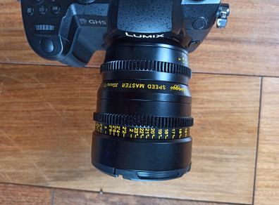 Lens Zhongyi