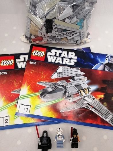 LEGO Star Wars: EMPEROR PALPATINE'S SHUTTLE (8096) complete with figures & instructions