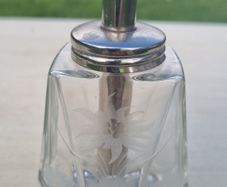 Vintage faceted sugar dispenser (sucrier doseur) from the 1950s or 1960s,