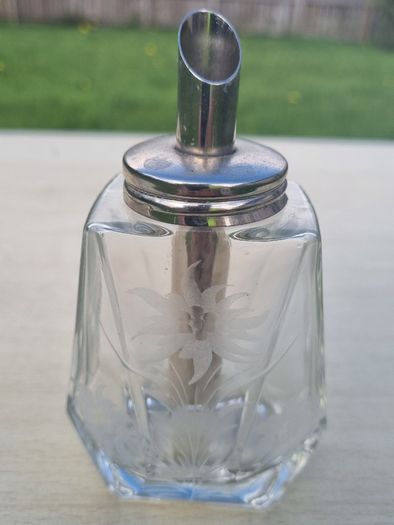Vintage faceted sugar dispenser (sucrier doseur) from the 1950s or 1960s,