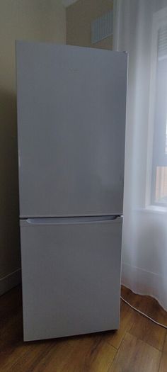LOGIK 60/40 Fridge Freezer - White