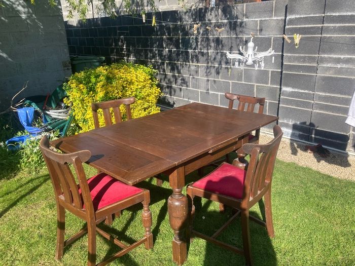 vintage table and chairs