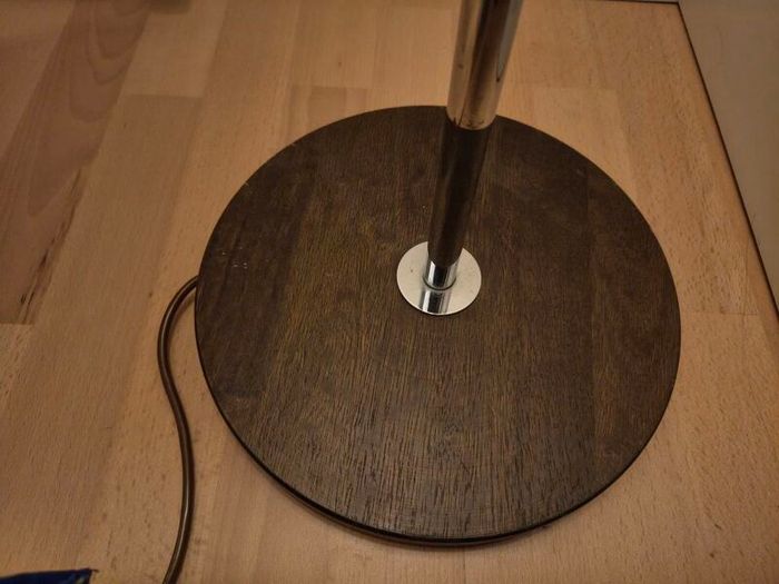 Floor lamp
