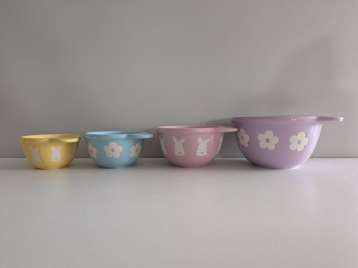 Set of measuring cups