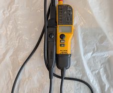 Fluke T130 Voltage tester