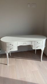 antique dressing table white Frenchic look