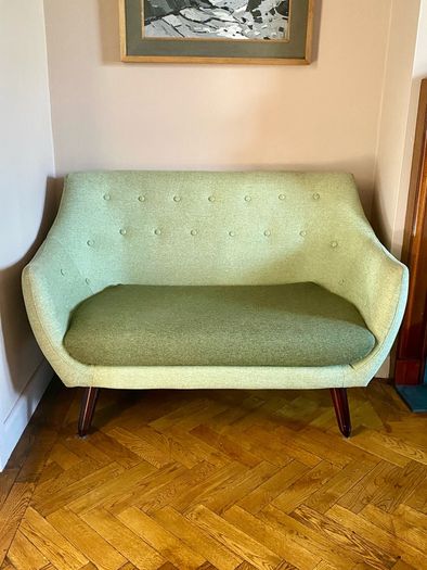 Finn Juhl-style Poet sofa