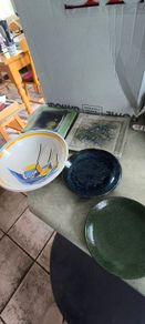 5 Different itms , 1- small green trinkelt dish 12.00 euro-2-  small  glazed blue trinkelt dish 12.00 euro.-3-Bowl trinkelt dish hand-painted ceramic piece from the famous HB Henriot Quimper pottery in France, 17.00 euro.-4-  trinkelt dish by Fermoyle Pot