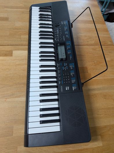 Casio CTK-2300 keyboard with stand