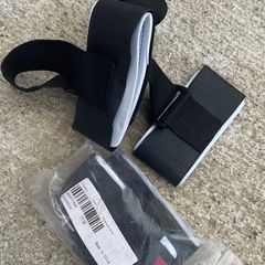 2 snowboard straps