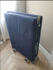 Foldable bed