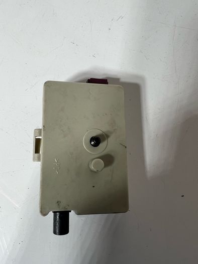Bmw 3 Series E93 Cabriolet 07-13 Antenna Amplifier AM/FMSide OEM 6968649-04 a1l2b523s
