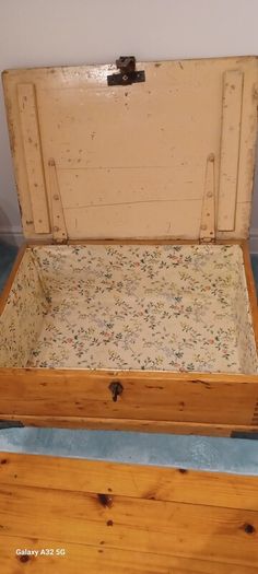 antique pine chest 48cmx70cm,29cm high