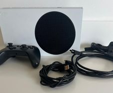 Xbox Series S 512GB & Controller  Great Condition
