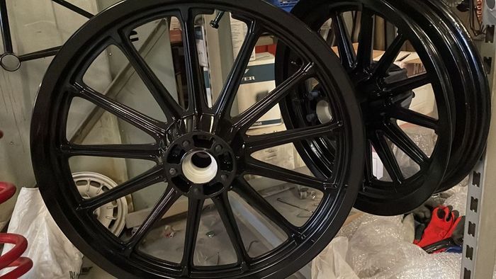 harley davidson 13 spoke mag wheels