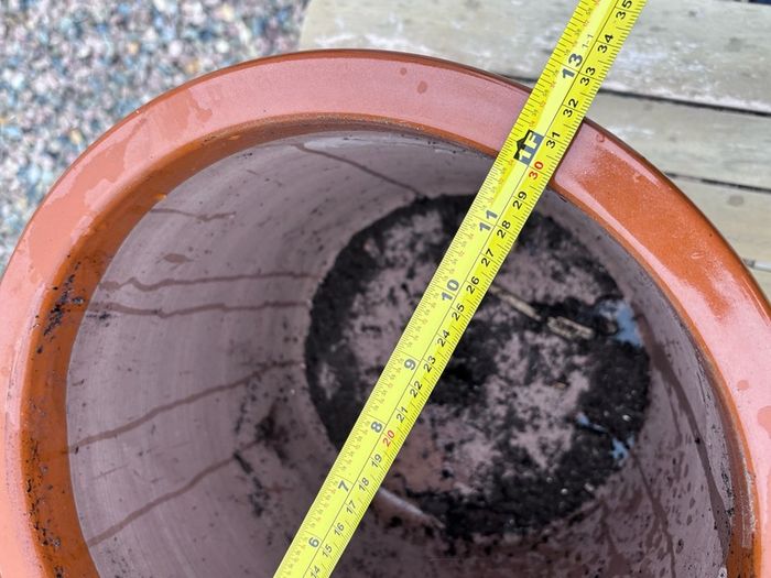 Set of 2 garden pots