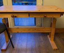 study desk / office desk