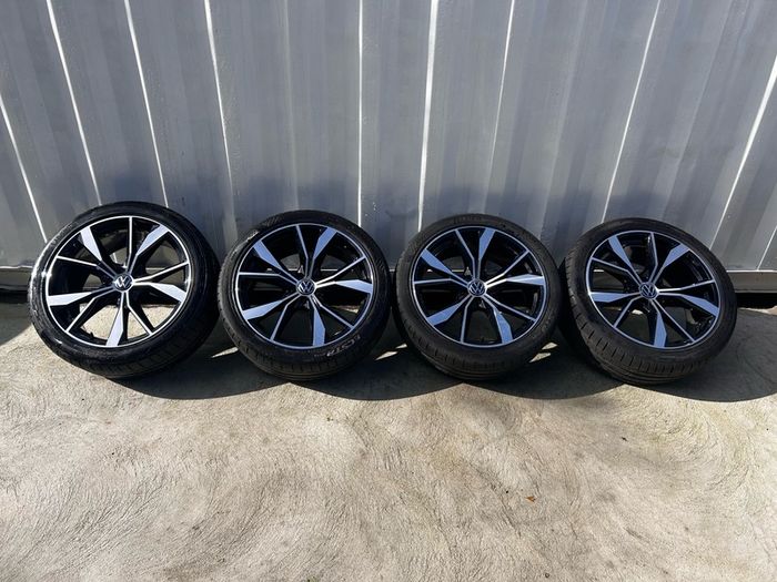 Genuine Volkswagen R-Line Misano 20" Alloy Wheels