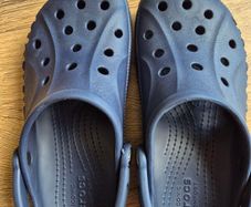 Crocs size 5