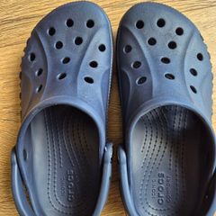 Crocs size 5