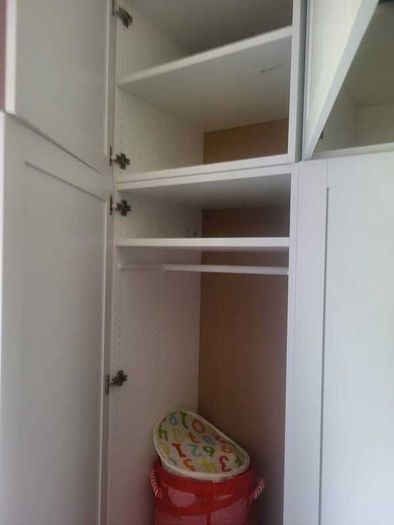 2 White wardrobes