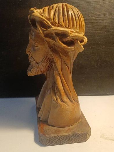 Fabulous Hardwood Carving Of Jesus