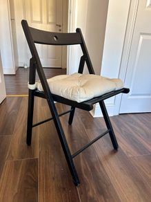 4 IKEA Folding Chairs (black) + Cushions (beige)