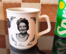 Vintage Souvenir mug to celebrate the queen mother's 80th birthday