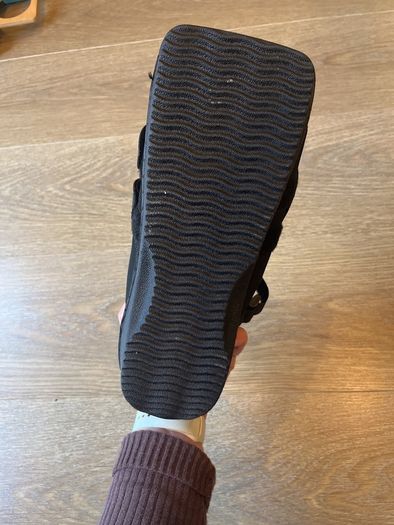 Procare square toed post op shoe in size M